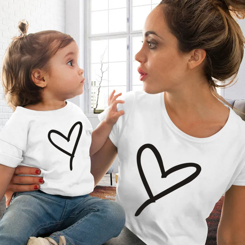 1PC Fashion Mommy and Me Heart Print Matching Tshirt Mom Daughter Dad and Son Family Look Clothes T Shirt Mother's Day Gift